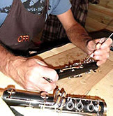 Réparation et réglages sur une clarinette